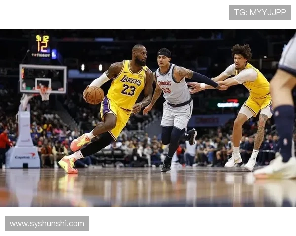 詹姆斯再创里程碑湖人逆转取胜年轻核心爆发引领球队新希望