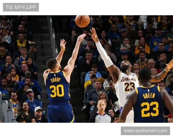 詹姆斯率湖人加时险胜勇士 库里空砍三分创赛季新高