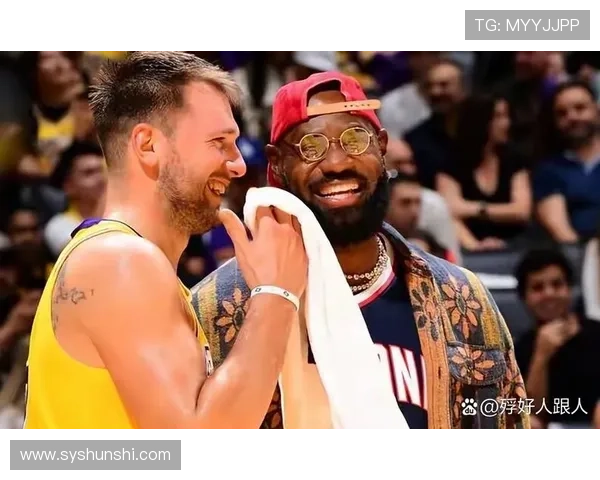 詹姆斯复出领衔湖人击败勇士 获得新赛季首场胜利